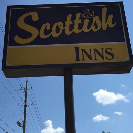 טופלו Scottish Inns מראה חיצוני תמונה
